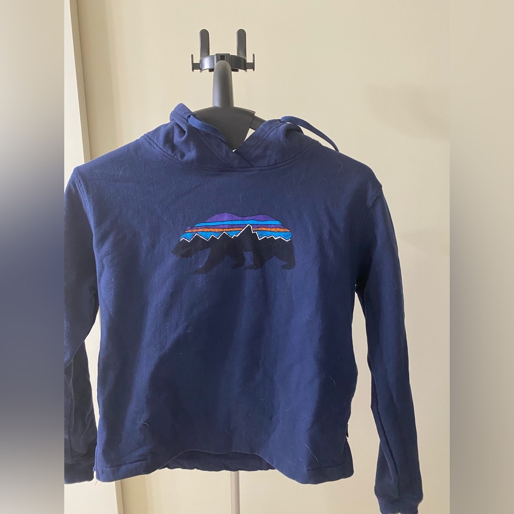 Patagonia women’s sweatshirt